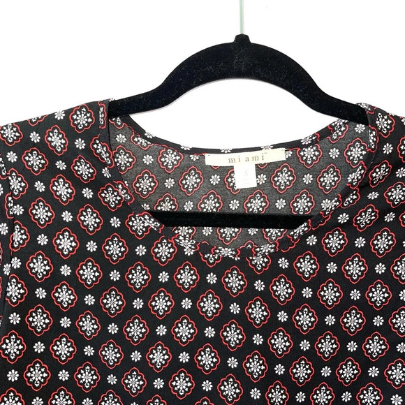 Francesca’s Miami Black & Red Boho Printed Bell Sleeve Blouse Small Women’s - Picture 2 of 10